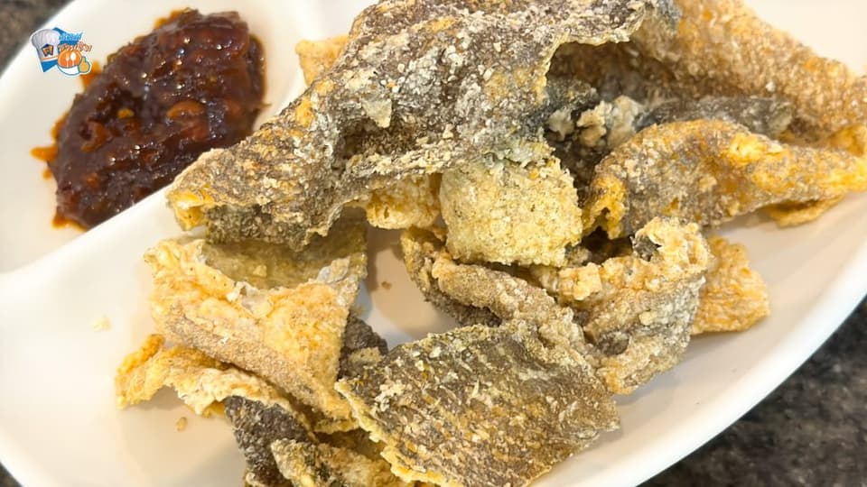 ความเด็ดของเมนูนี่คือความสดใหม่ของวัตถุดิบที่ปรุงแบบชามต่อชาม ทางร้านใช้เส้นเล็กคุณภาพดี ลวกในเวลาที่พอเหมาะ