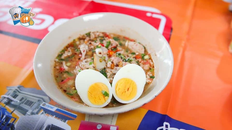 ศรีสวัสดิ์ชวนชิมการันตีความเด็ด ก๋วยเตี๋ยวหมูสับต้มยำไข่ต้ม