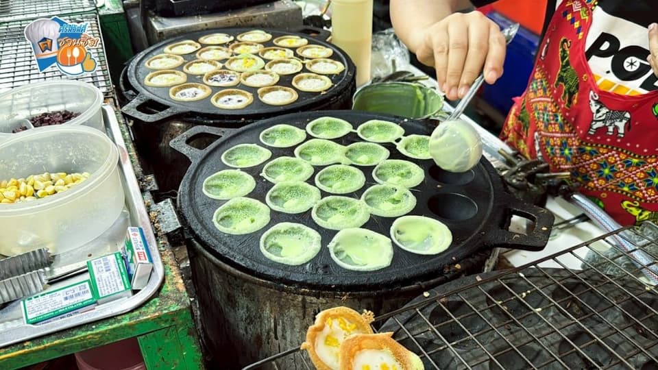 ร้านกุยช่ายชื่อดังประจำตลาดน้ำวัดศาลเจ้า ทำขายมากว่า 40 ปีจุดเด่นคือแป้งบาง นุ่ม ไส้แน่นเต็มคำ