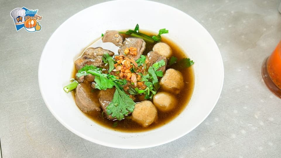 เกาเหลาเนื้อตุ๋น ครบเครื่องสายคนรักเนื้อ ใช้น้ำซุปที่หอมเครื่องยาจีน
