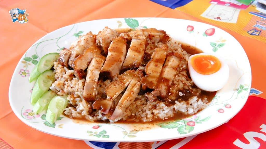 ข้าวหมูกรอบล้วน ก็น่าทานไม่แพ้กัน